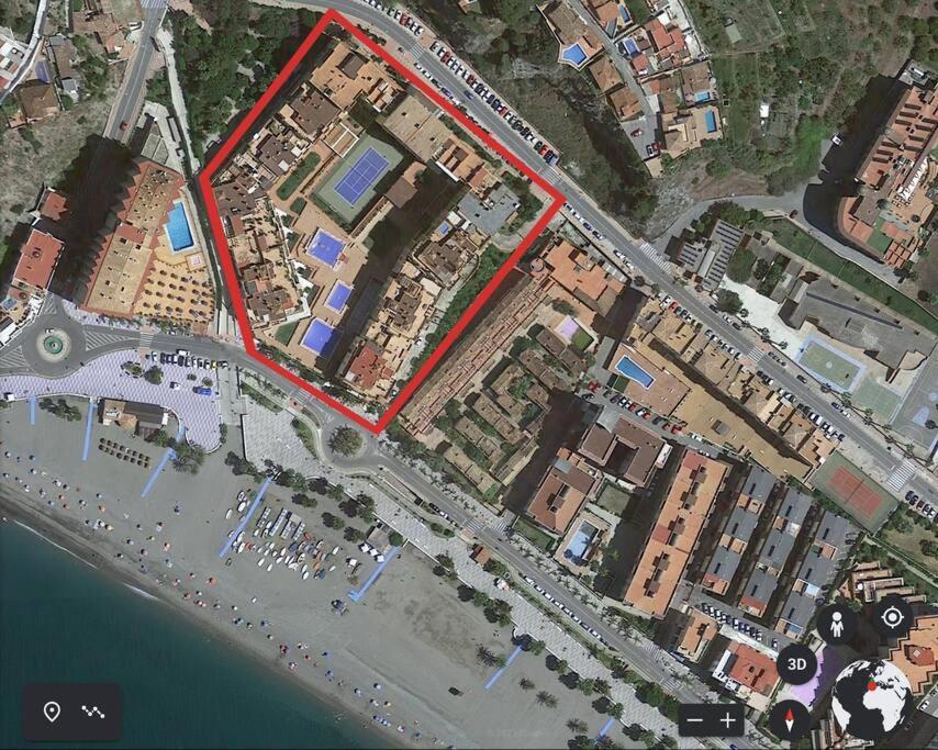Acogedor Con 3 Piscinas En Primera Linea De Playa