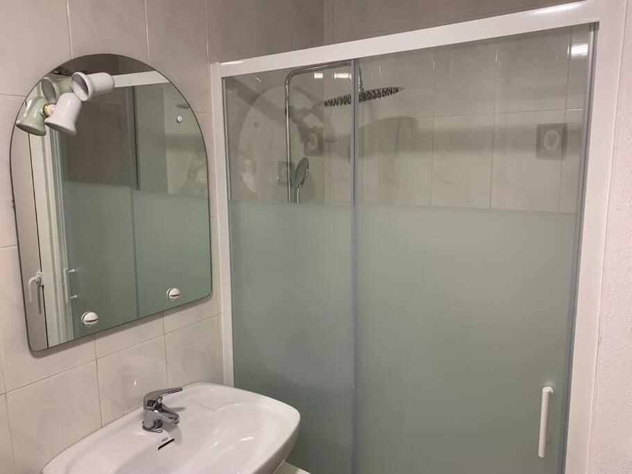 Acogedor Con 3 Piscinas En Primera Linea De Playa Apartment